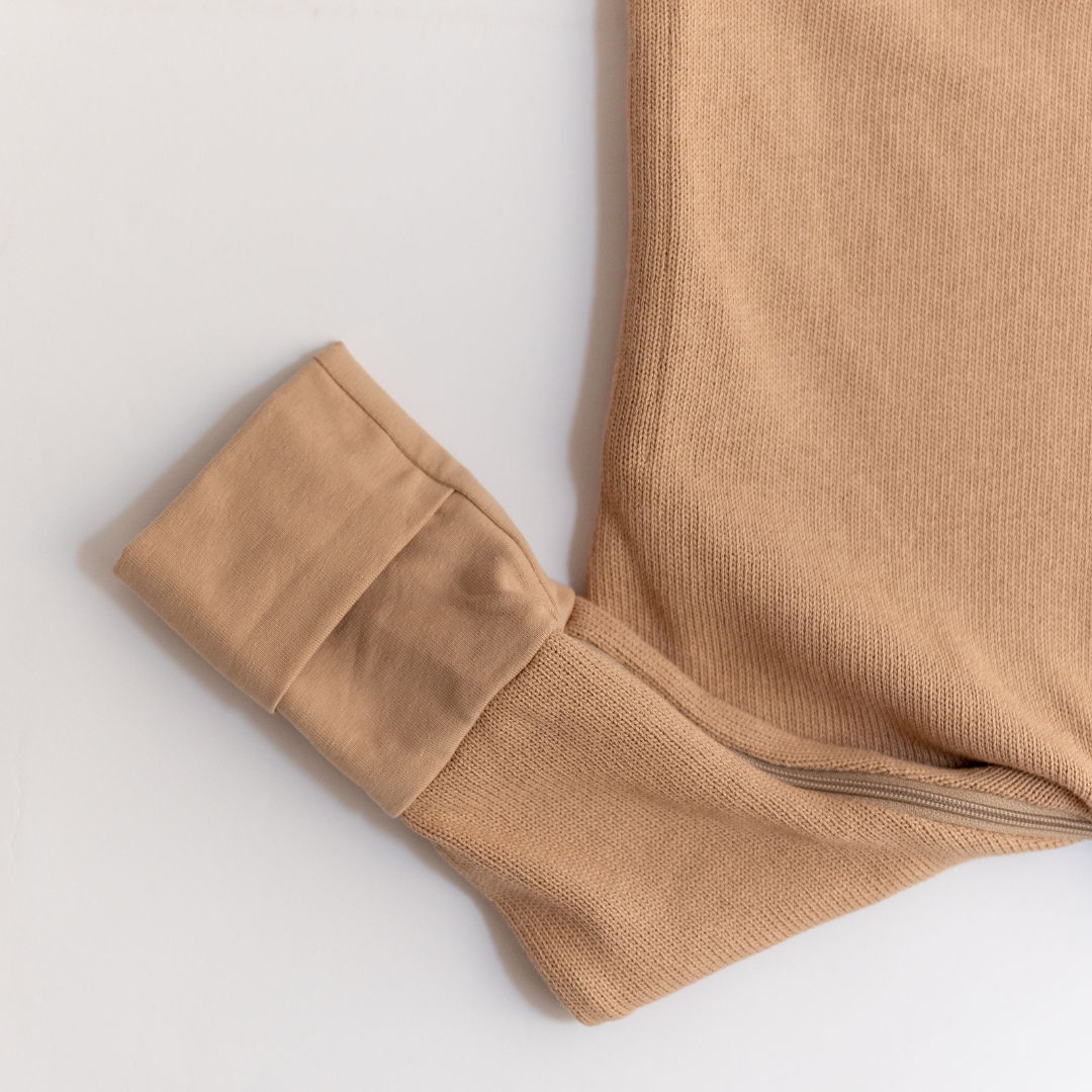 Mono ajustable. Tricot nude
