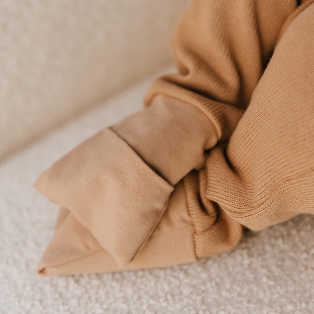 Mono ajustable. Tricot nude