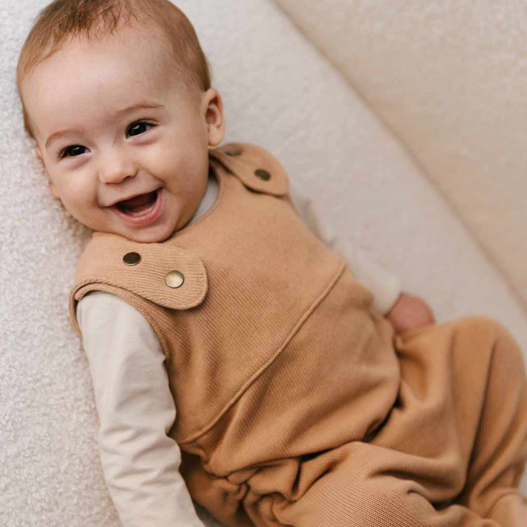 Mono ajustable. Tricot nude