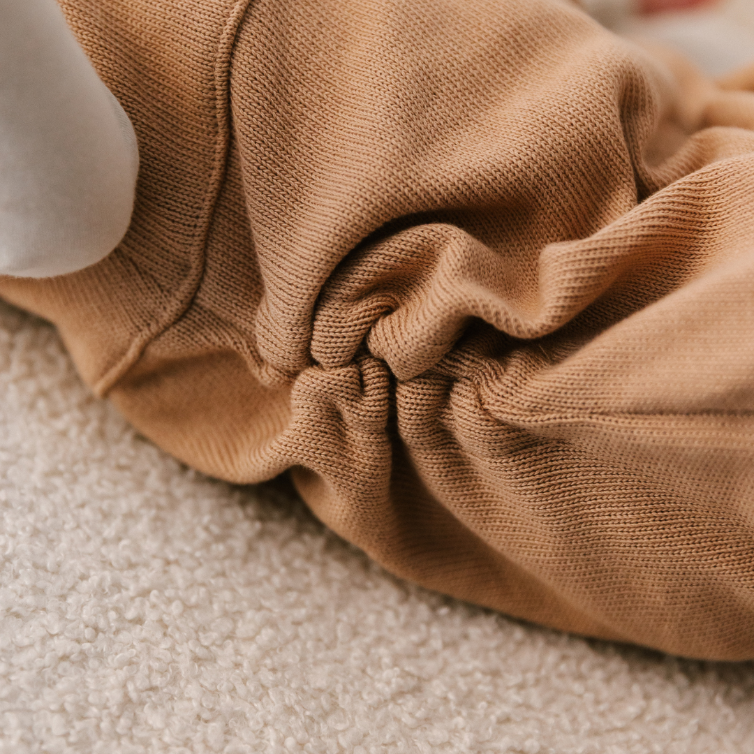 Mono ajustable. Tricot nude